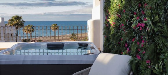 4 bedrooms Penthouse in Estepona, Spain No. 45410 3