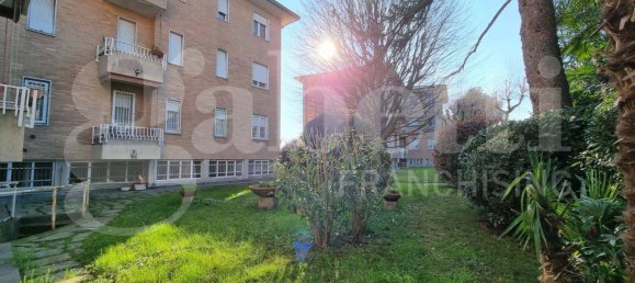 2 bedrooms Apartment in Como, Italy No. 61696 2