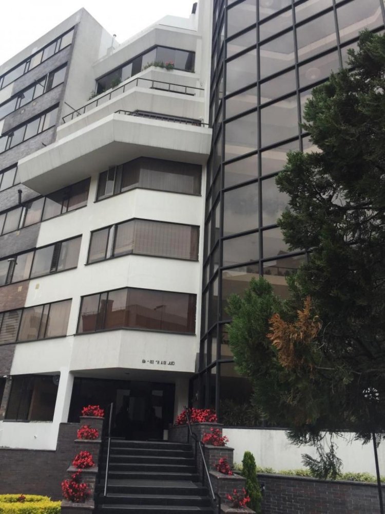 Casa de 3 dormitorios en Bogotá, Colombia No. 11571