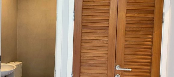 4 bedrooms Cafe / restaurant in Bangkok, Thailand No. 6688 7