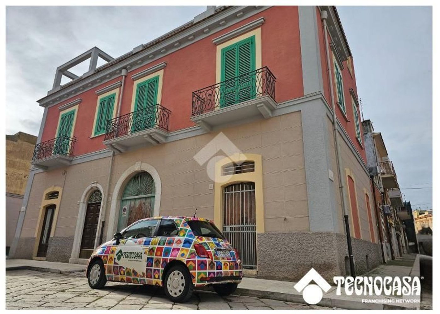 Дом с 6 комнатами в Торремаджоре, Италия № 31766