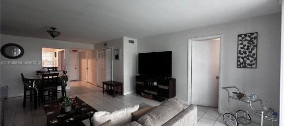2 Schlafzimmer Gewerbliche Immobilien in Miami, USA, Nr. 615793 13