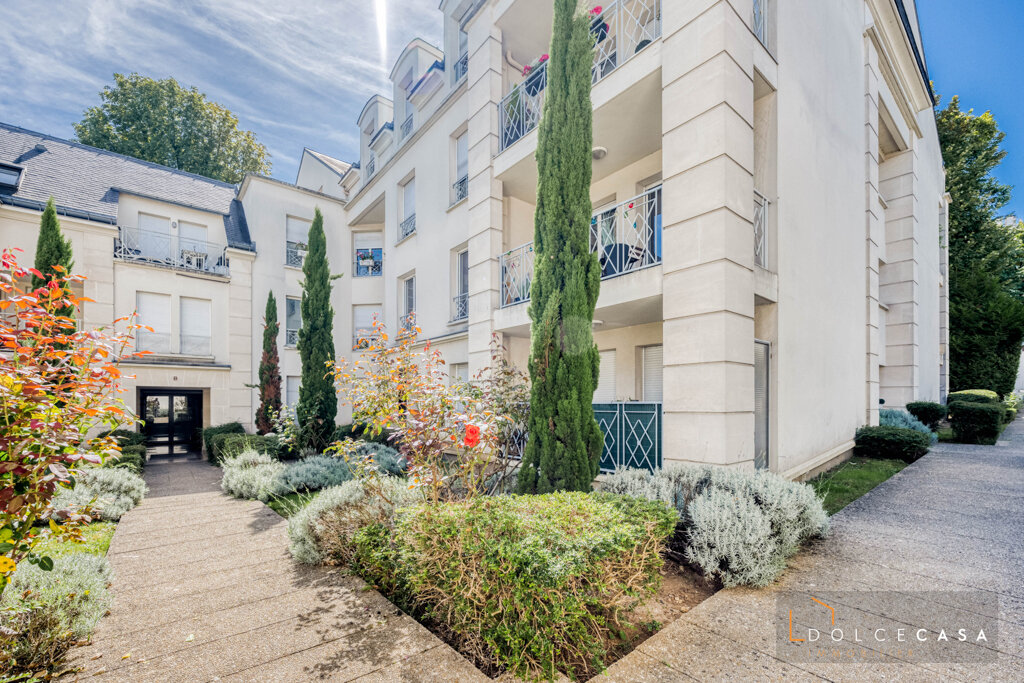 3 bedrooms Apartment in Le Perreux-sur-Marne, France No. 186835