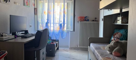 6 rooms Apartment in Carrara, Italy No. 277862 11
