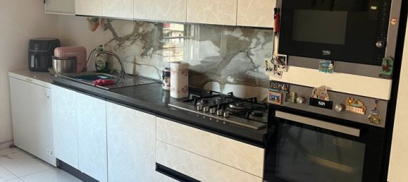 6 rooms Apartment in Carrara, Italy No. 277862 4