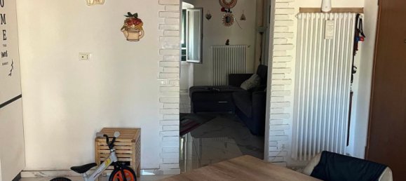 6 rooms Apartment in Carrara, Italy No. 277862 7