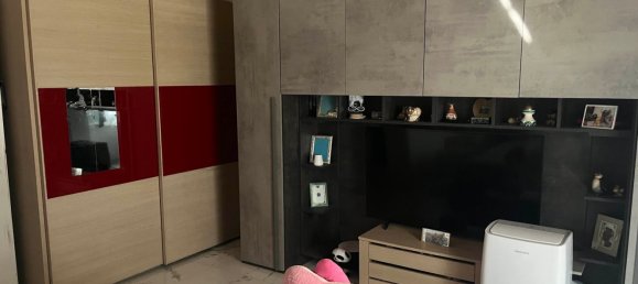 6 rooms Apartment in Carrara, Italy No. 277862 10