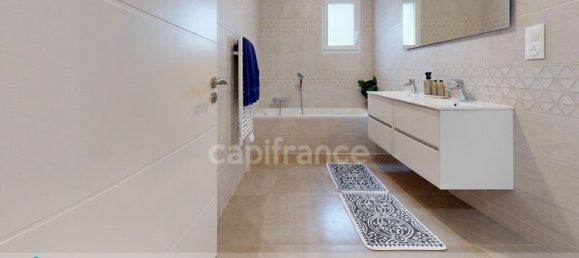 3 bedrooms House in Charente-Maritime, France No. 335485 15