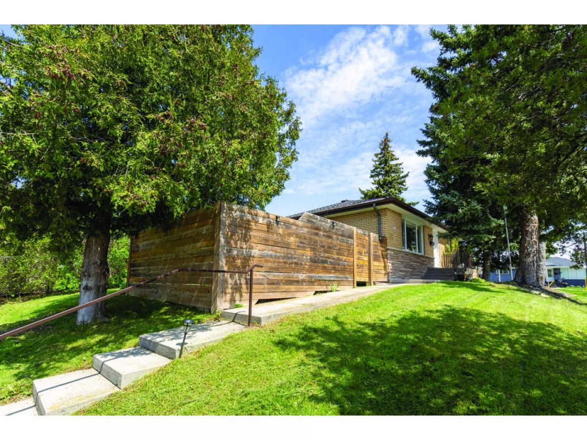 4 bedrooms House in Burlington, Canada No. 495