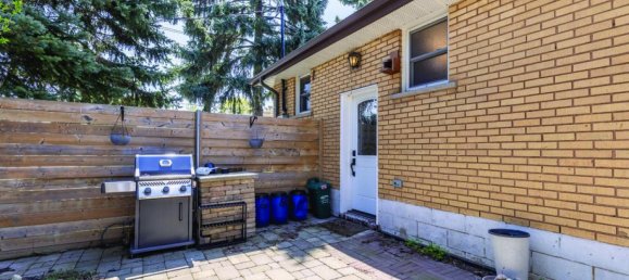 4 bedrooms House in Burlington, Canada No. 495 9