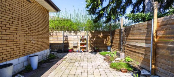 4 bedrooms House in Burlington, Canada No. 495 11