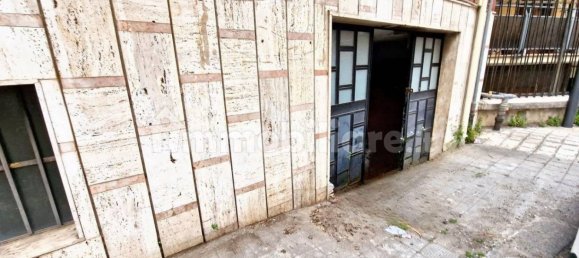 140m² Warehouse in Reggio Calabria, Italy No. 339914 2