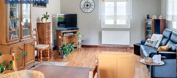 3 bedrooms House in Estissac, France No. 154982 3