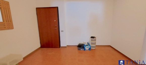 3 rooms Apartment in Carrara, Italy No. 27339 6
