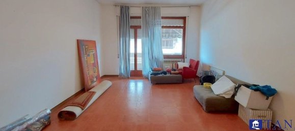 3 rooms Apartment in Carrara, Italy No. 27339 21