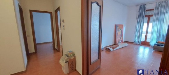 3 rooms Apartment in Carrara, Italy No. 27339 15
