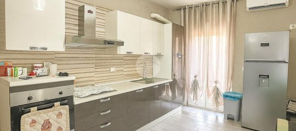 3 bedrooms Apartment in Foggia, Italy No. 334398 3