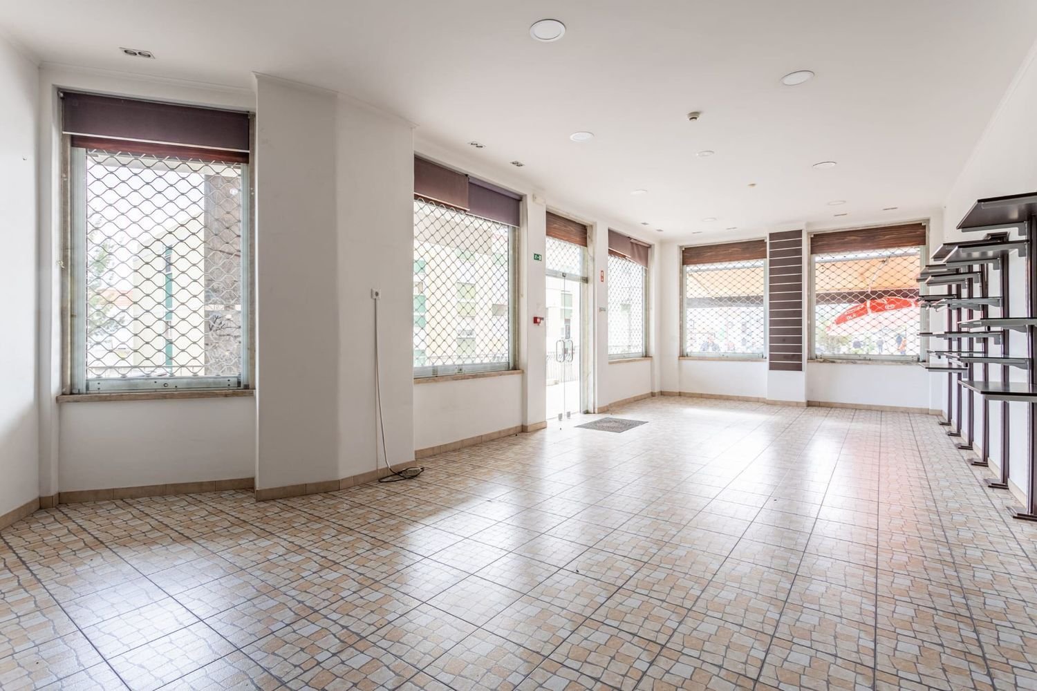  عقار تجاري في Loures, Portugal 160متر مربع رقم 295411