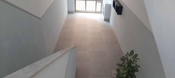 3 rooms Apartment in Taranto, Italy No. 17121 13