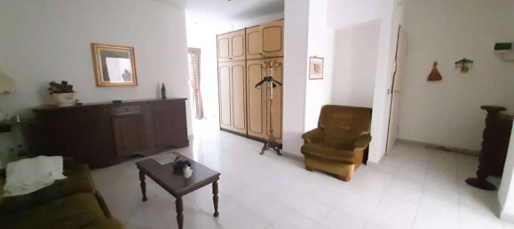 3 rooms Apartment in Taranto, Italy No. 17121 19