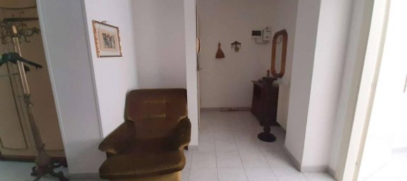 3 rooms Apartment in Taranto, Italy No. 17121 18