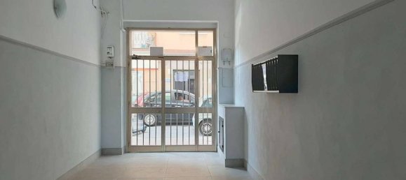 3 rooms Apartment in Taranto, Italy No. 17121 9