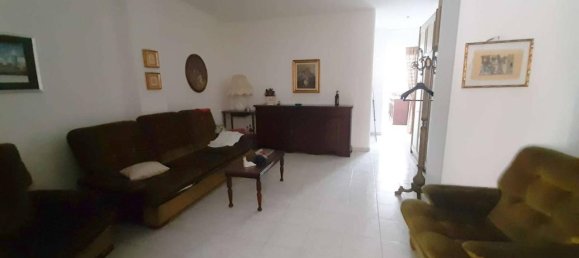 3 rooms Apartment in Taranto, Italy No. 17121 21