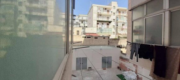 3 rooms Apartment in Taranto, Italy No. 17121 53