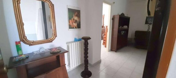3 rooms Apartment in Taranto, Italy No. 17121 16