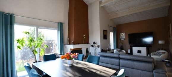 4 bedrooms House in Saint-Fiacre-sur-Maine, France No. 102946 20