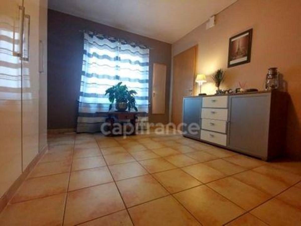 5 bedrooms House in Bitche, France No. 4594