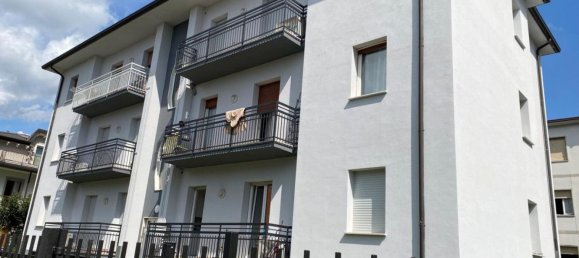 3 bedrooms Apartment in Brembate di Sopra, Italy No. 380812 2