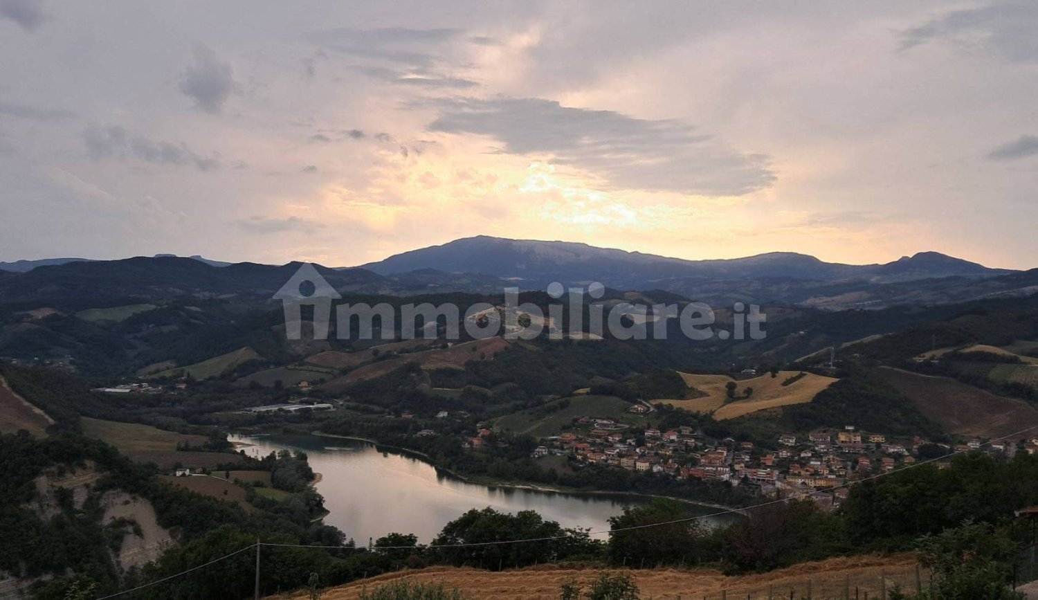 5 bedrooms Villa in Sassocorvaro Auditore, Italy No. 287503