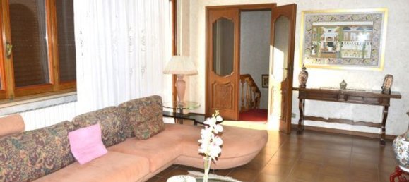 Casa de 8 divisões em Vercelli, Italy N.º 139984 10