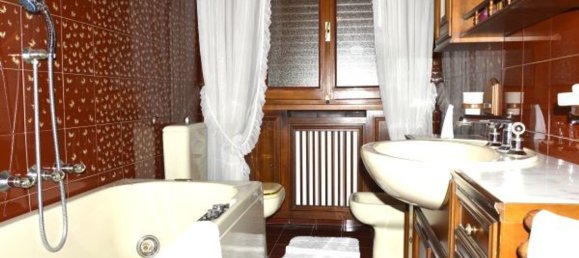 Casa de 8 divisões em Vercelli, Italy N.º 139984 14