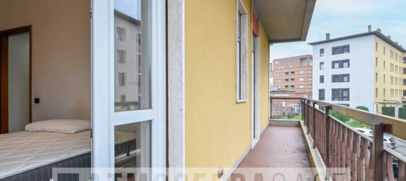 Apartamento de 2 dormitorios en Bergamo, Italy No. 171757 17