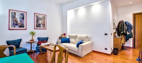 2 rooms Apartment in Rome, Italy No. 287403 2