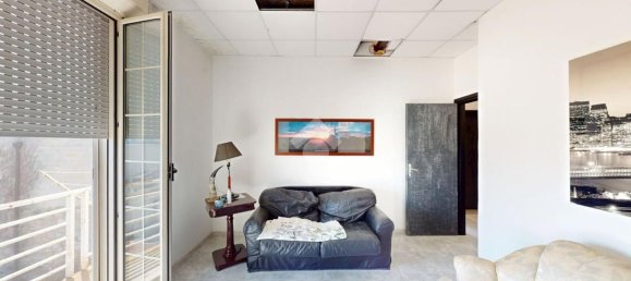 3-salle Appartement à Brindisi, Italy No. 299450 17