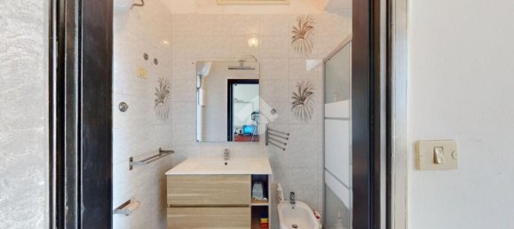 3-salle Appartement à Brindisi, Italy No. 299450 24