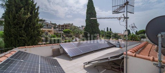 Квартира с 2 спальнями в Таормина, Италия № 321030 44