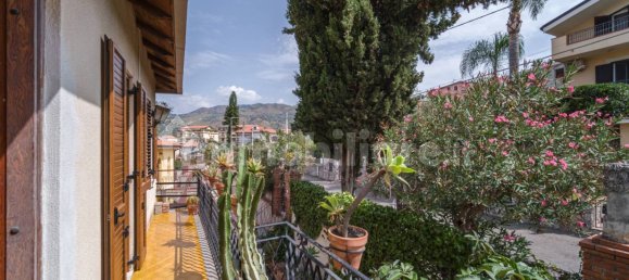 Квартира с 2 спальнями в Таормина, Италия № 321030 38