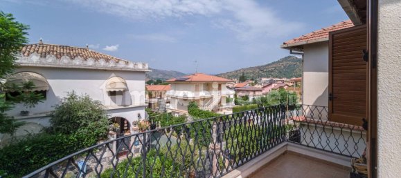 Квартира с 2 спальнями в Таормина, Италия № 321030 34