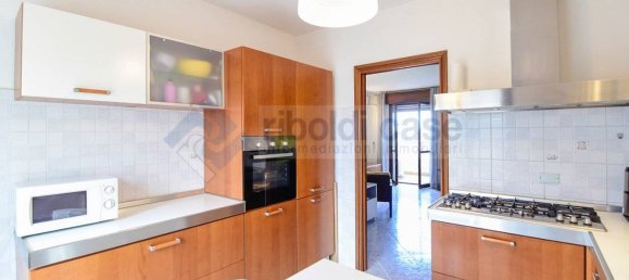 2 Schlafzimmer Penthouse in Lissone, Italy, Nr. 295729 4