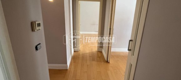 4 rooms Apartment in Naples, Italy No. 293716 10