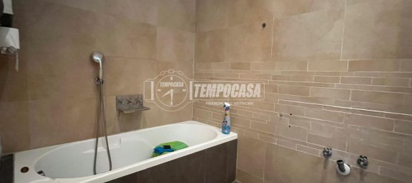 4 rooms Apartment in Naples, Italy No. 293716 6