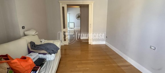 4 rooms Apartment in Naples, Italy No. 293716 11