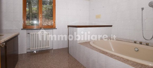 5 bedrooms Villa in Quattro Castella, Italy No. 273938 16