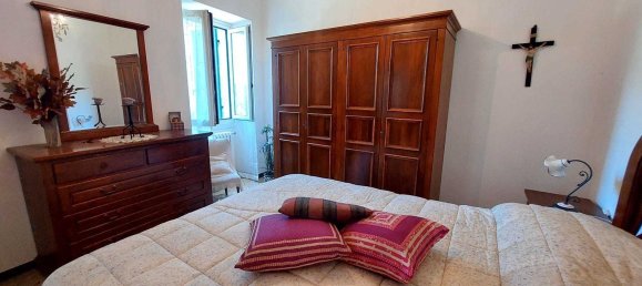5 rooms Apartment in Imperia, Italy No. 137760 15
