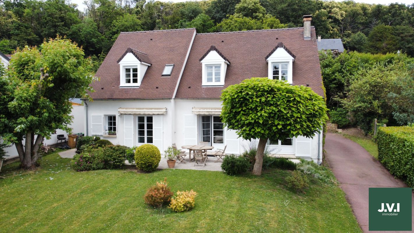 4 chambres Maison à Andilly, France No. 125355