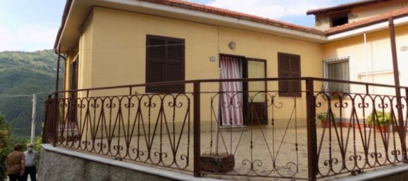 2 bedrooms Villa in Borgomaro, Italy No. 324337 2